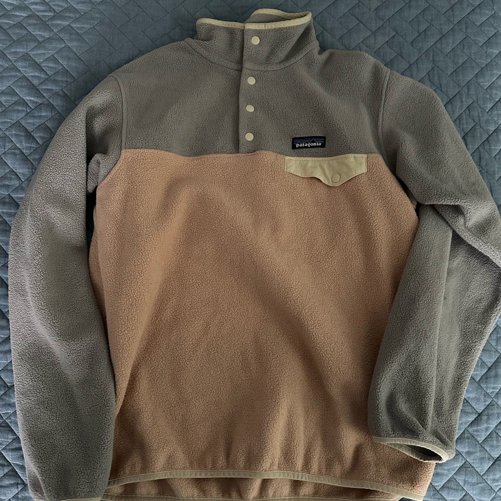 Patagonia Gray and Cream Fleece Jacket